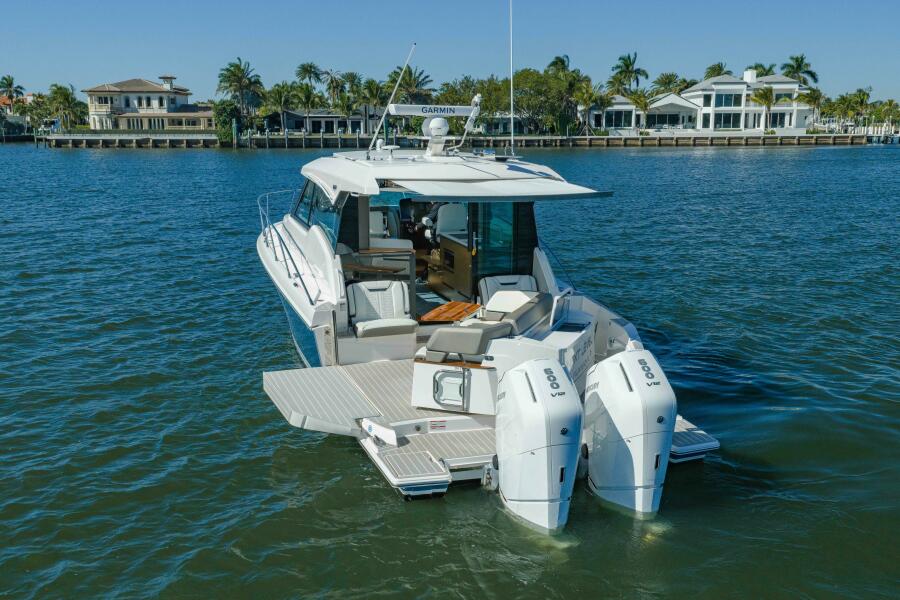 43' 2025 Tiara Yachts 43 LE