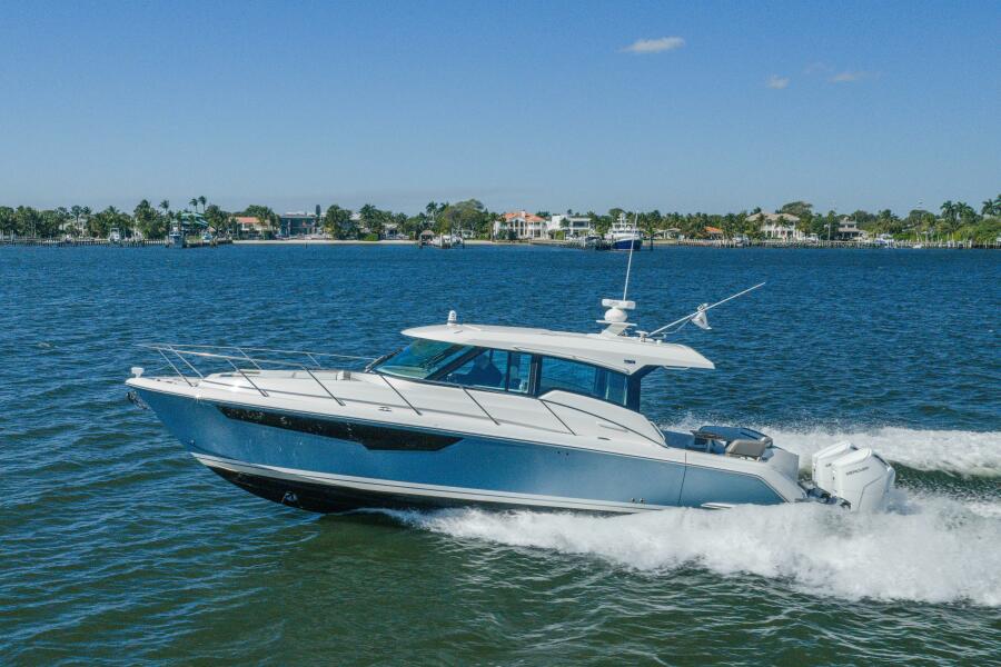 43' 2025 Tiara Yachts 43 LE