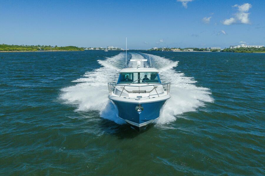 43' 2025 Tiara Yachts 43 LE