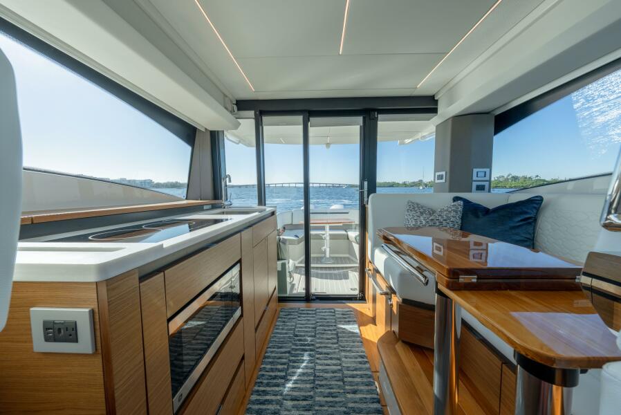 43' 2025 Tiara Yachts 43 LE