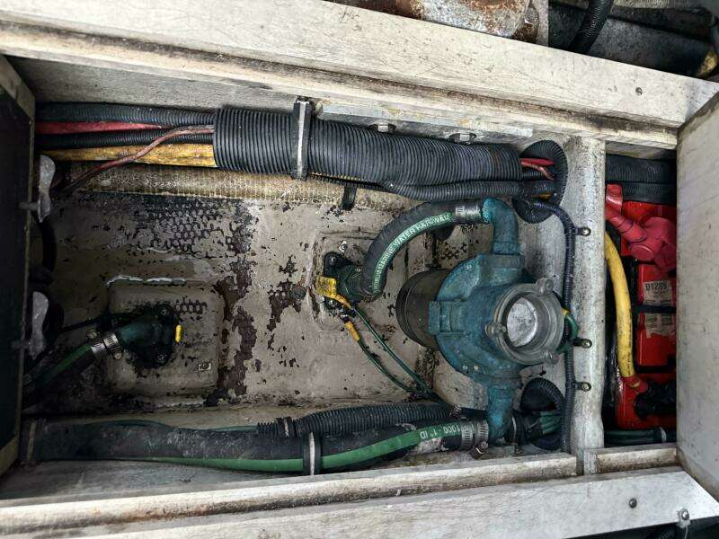 Blue Delft 40ft Chris Craft Yacht For Sale