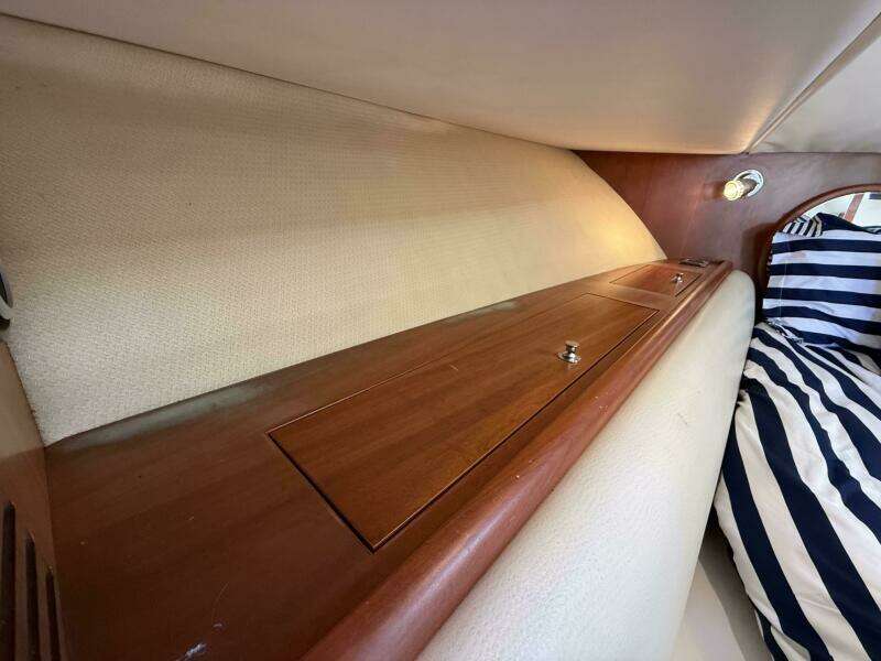 Blue Delft 40ft Chris Craft Yacht For Sale