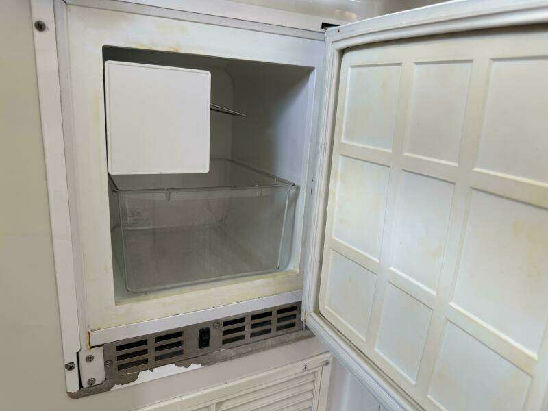 Blue Delft 40ft Chris Craft Yacht For Sale