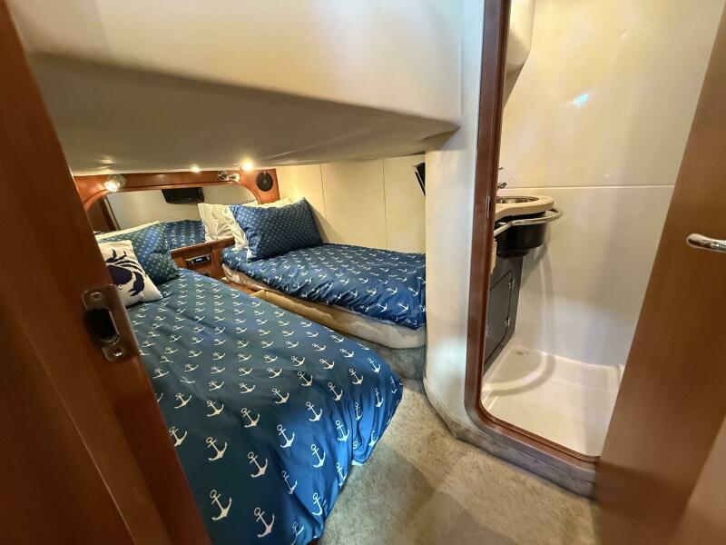 40' 2007 Chris-Craft Roamer 40