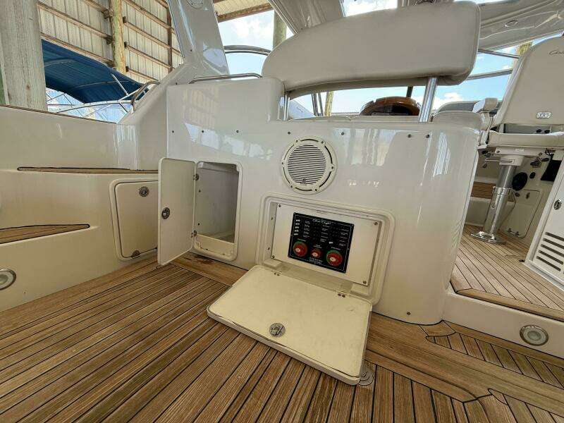 Blue Delft 40ft Chris Craft Yacht For Sale