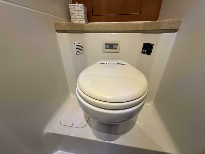 40' 2007 Chris-Craft Roamer 40