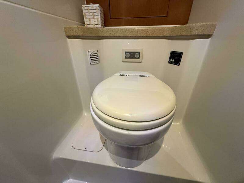 Blue Delft 40ft Chris Craft Yacht For Sale