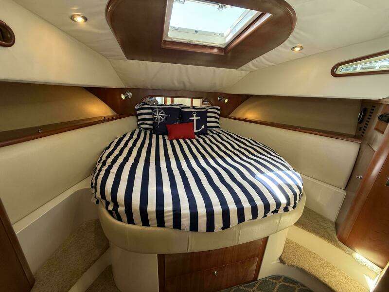 Blue Delft 40ft Chris Craft Yacht For Sale