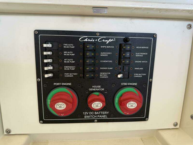 Blue Delft 40ft Chris Craft Yacht For Sale