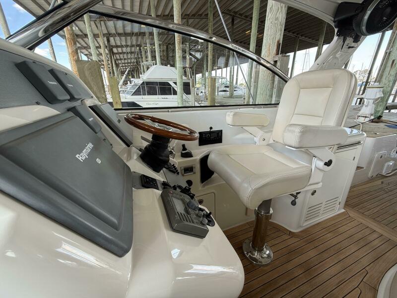 40' 2007 Chris-Craft Roamer 40