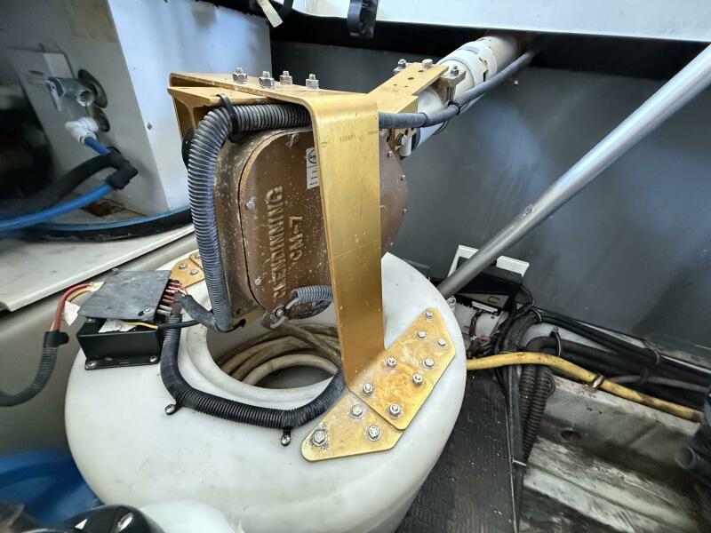 40' 2007 Chris-Craft Roamer 40