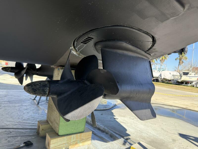 40' 2007 Chris-Craft Roamer 40