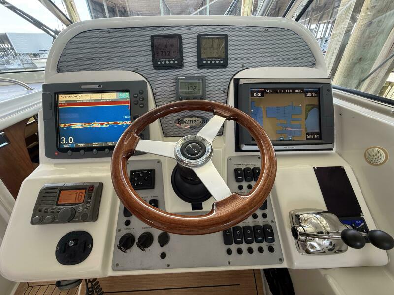 40' 2007 Chris-Craft Roamer 40