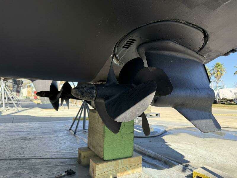 Blue Delft 40ft Chris Craft Yacht For Sale