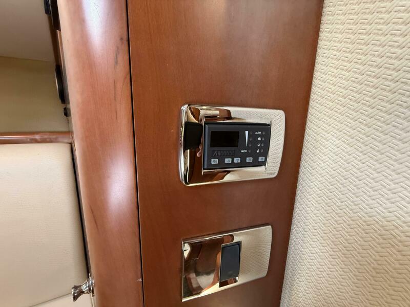 40' 2007 Chris-Craft Roamer 40