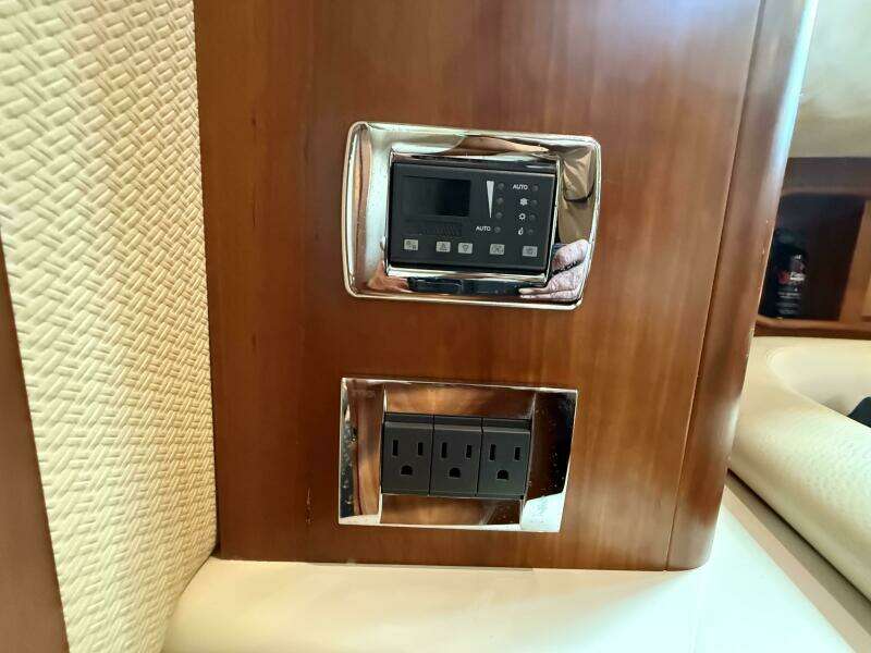 Blue Delft 40ft Chris Craft Yacht For Sale