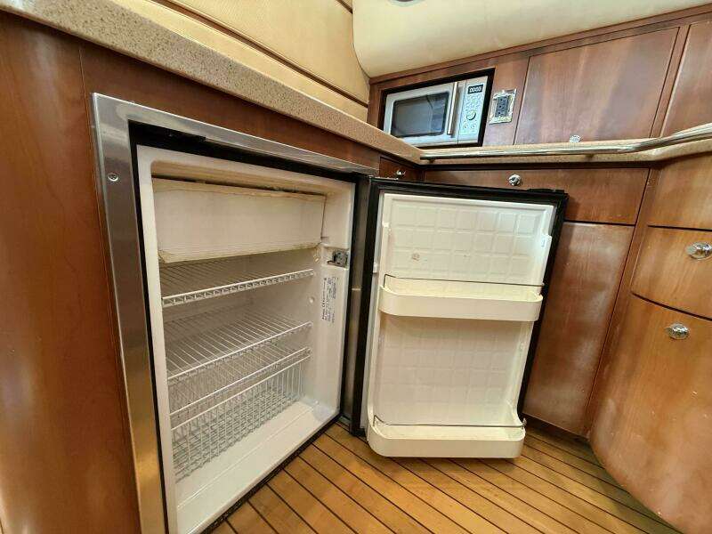 Blue Delft 40ft Chris Craft Yacht For Sale