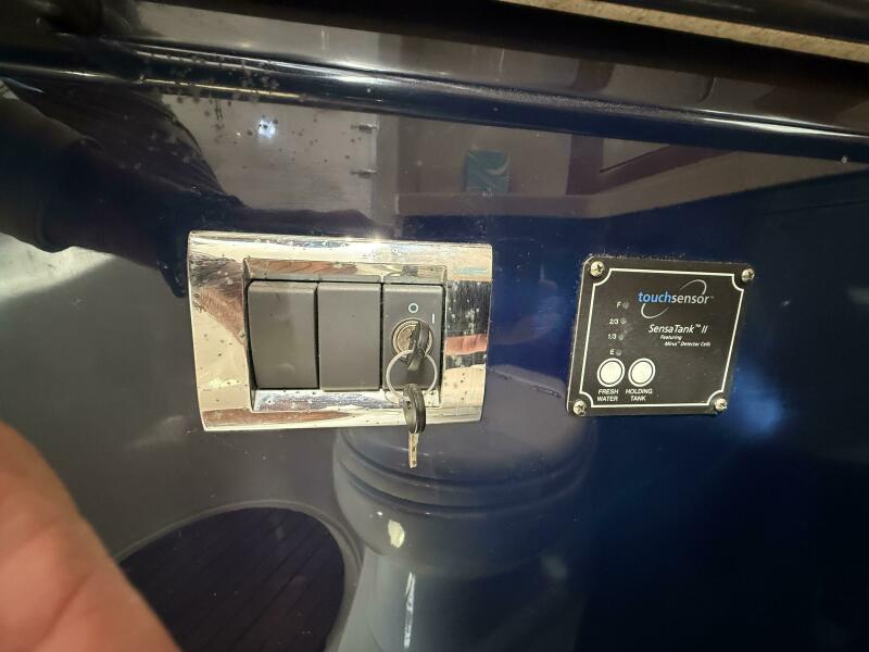 40' 2007 Chris-Craft Roamer 40