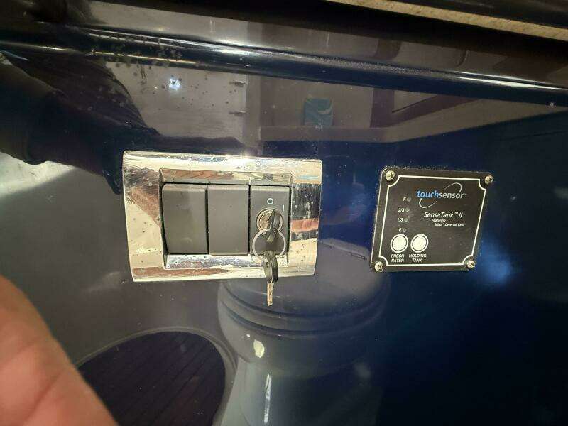 Blue Delft 40ft Chris Craft Yacht For Sale