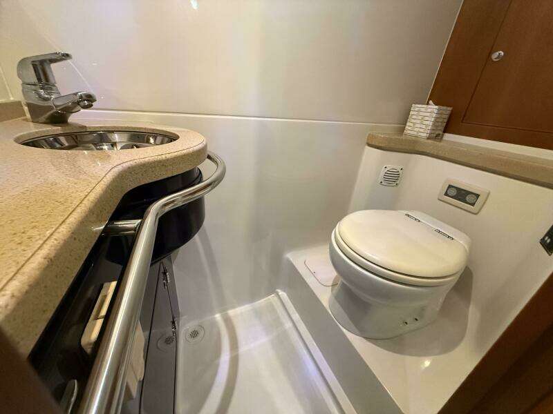 Blue Delft 40ft Chris Craft Yacht For Sale