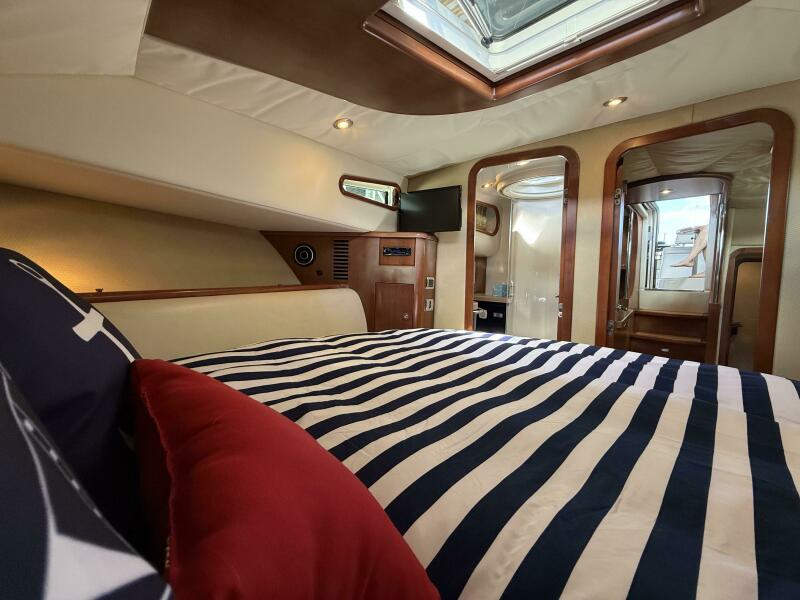 40' 2007 Chris-Craft Roamer 40