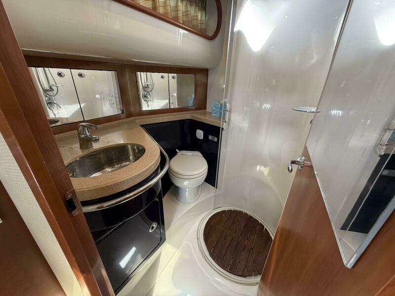 Blue Delft 40ft Chris Craft Yacht For Sale