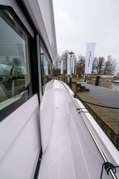 460k    660k 38ft Axopar Yacht For Sale