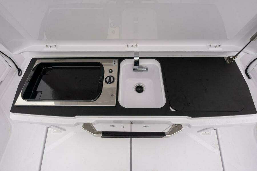 460k    660k 38ft Axopar Yacht For Sale