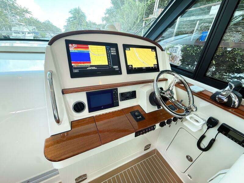 40ft Hinckley Yacht For Sale