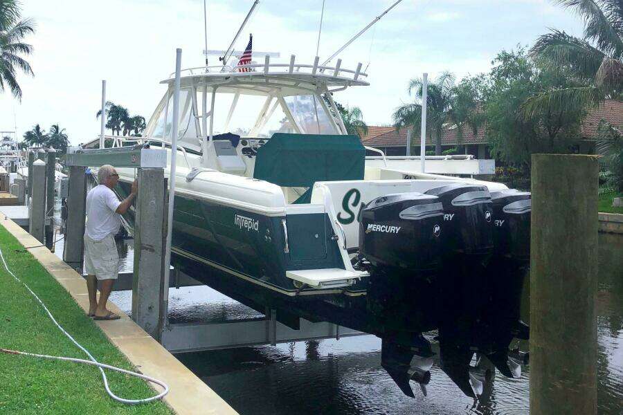 Summit 37ft Intrepid Yacht For Sale