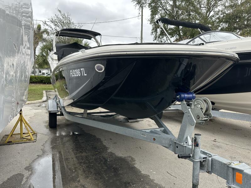 17' 2023 Bayliner M17
