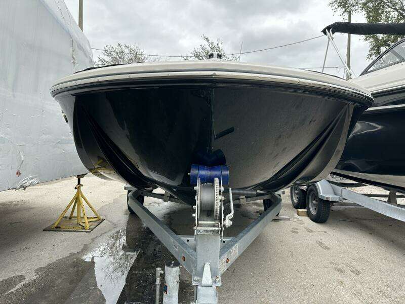 17ft Bayliner Yacht For Sale