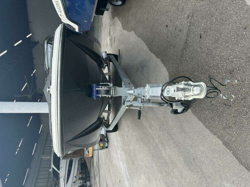 17ft Bayliner Yacht For Sale