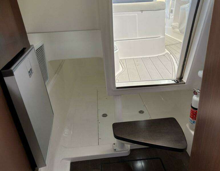 In Absentia 35ft Everglades Yacht For Sale