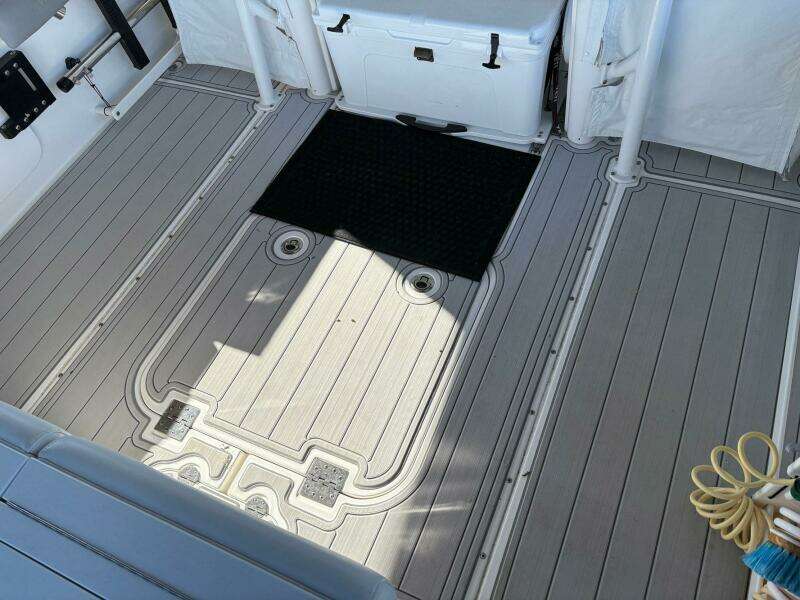 In Absentia 35ft Everglades Yacht For Sale