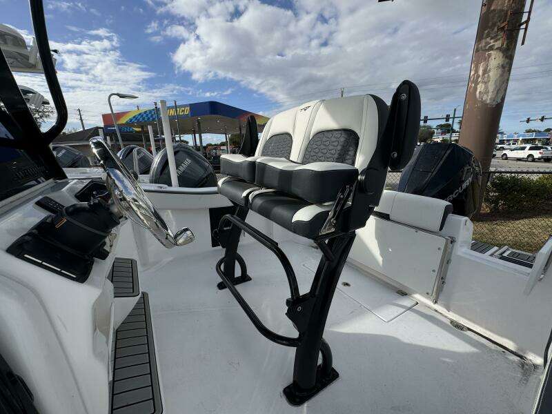 220 CC Adventure 22ft Tidewater Yacht For Sale