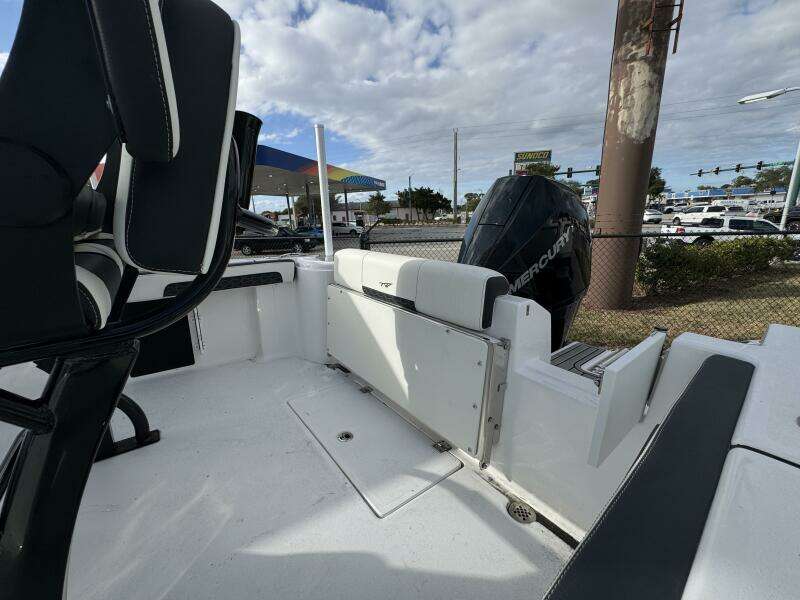 220 CC Adventure 22ft Tidewater Yacht For Sale