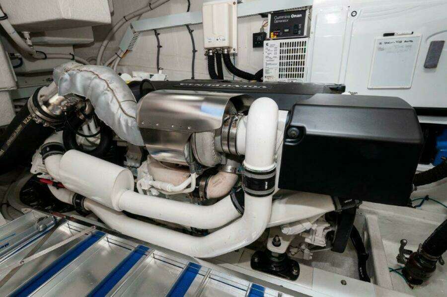 2019 Cruisers Yachts 60 Cantius- AFTER FIVE