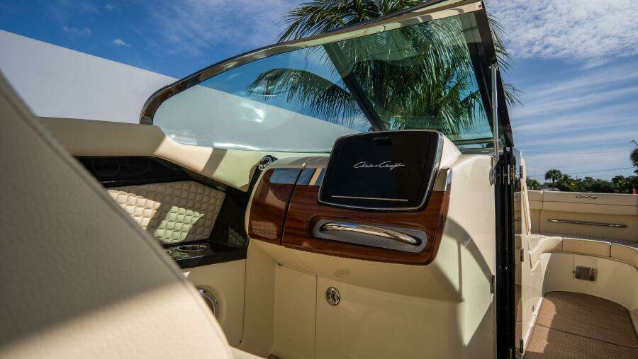 31ft Chris Craft Yacht For Sale