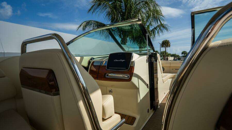 31ft Chris Craft Yacht For Sale