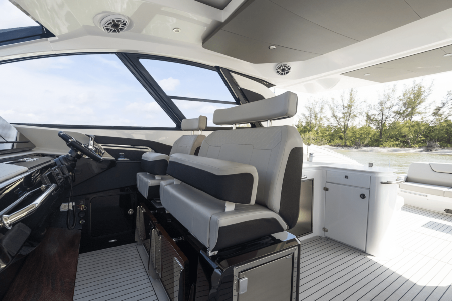 50ft Cruisers Yachts Yacht For Sale