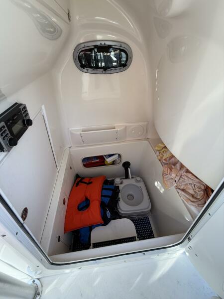 24' 2006 Boston Whaler 240 Outrage