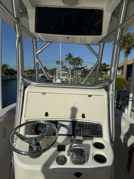 24' 2006 Boston Whaler 240 Outrage