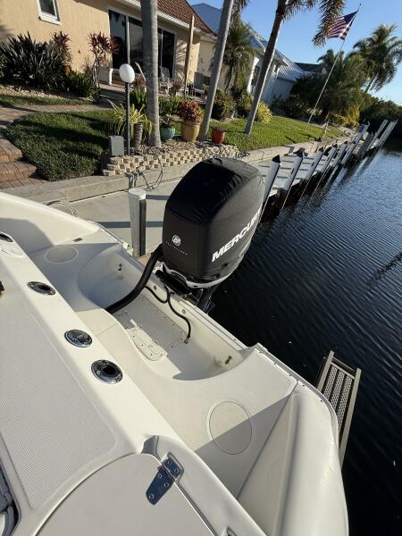 24' 2006 Boston Whaler 240 Outrage