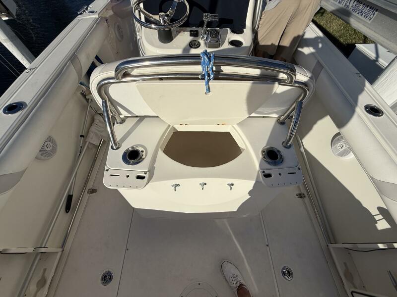 24' 2006 Boston Whaler 240 Outrage