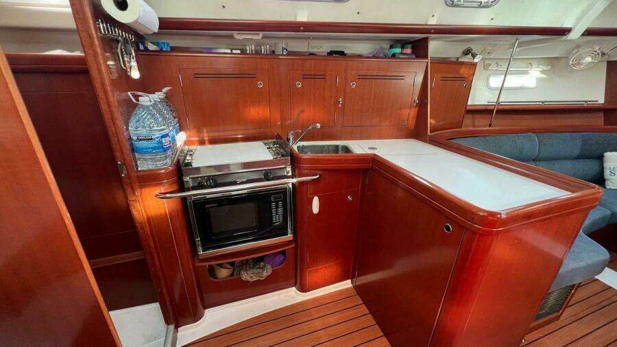 Attitude Indicator 36ft Beneteau Yacht For Sale