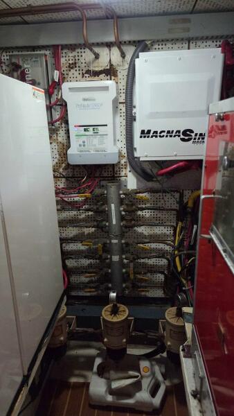 48' 1987 DeFever 48 Tri Cabin