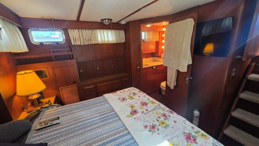 48' 1987 DeFever 48 Tri Cabin