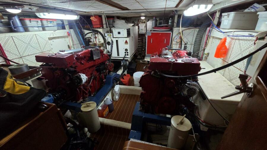 48' 1987 DeFever 48 Tri Cabin