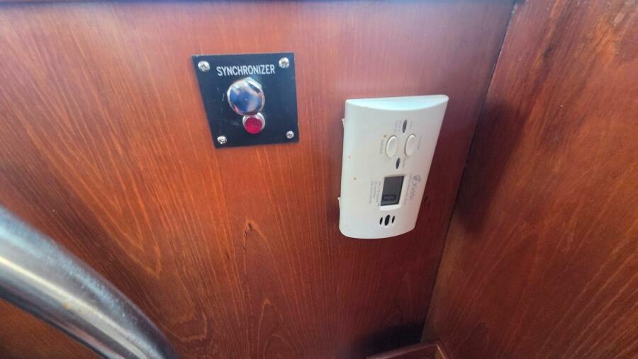 48' 1987 DeFever 48 Tri Cabin